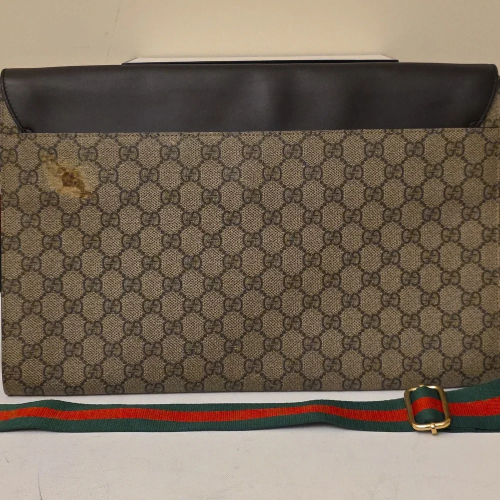 GUCCI GG Supreme Laptop Bag Clutch 3 Pocket Shoulder Crossbody Strap Unisex